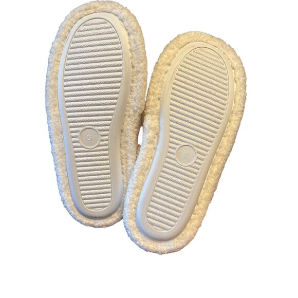 Heart Slippers Size Small 5-6 Kirkland’s Home NWT - Picture 2 of 3